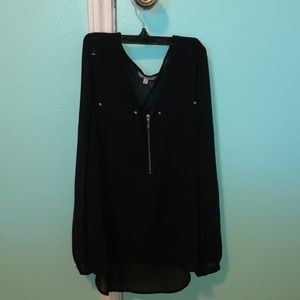 Cute women’s size small Long sleeve black blouse